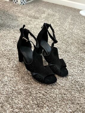 Black Women's Suede Cutout Block Heel Sandals